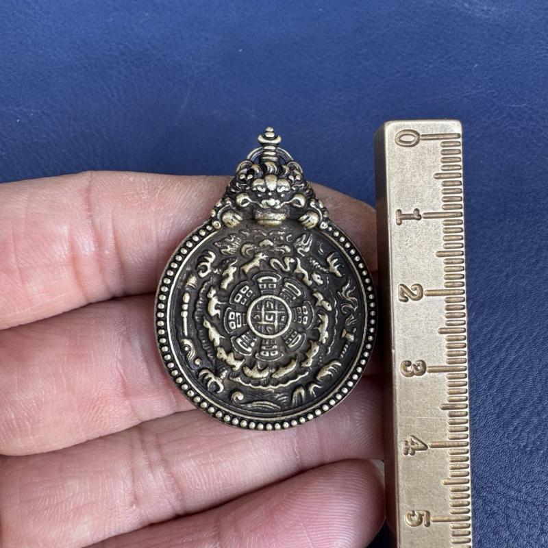 Tibetan Style Brass Plate Twelve Zodiac Nine Palace Vajra Buddha Pendant Hanging Ornament