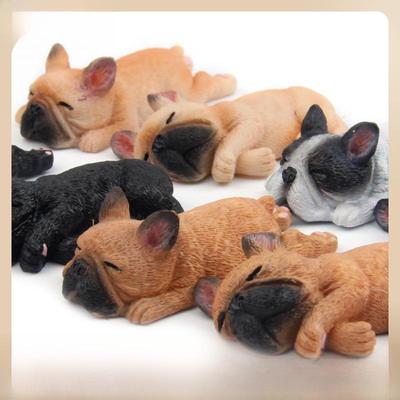 Ručně vyráběný ospalý francouzský buldoček a shiba inu magnet na lednici
