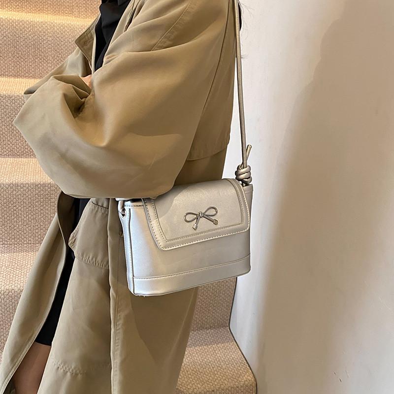 Stylish Urban Chic Single Shoulder Crossbody Bag For Women Featuring Fashionable Bow Design