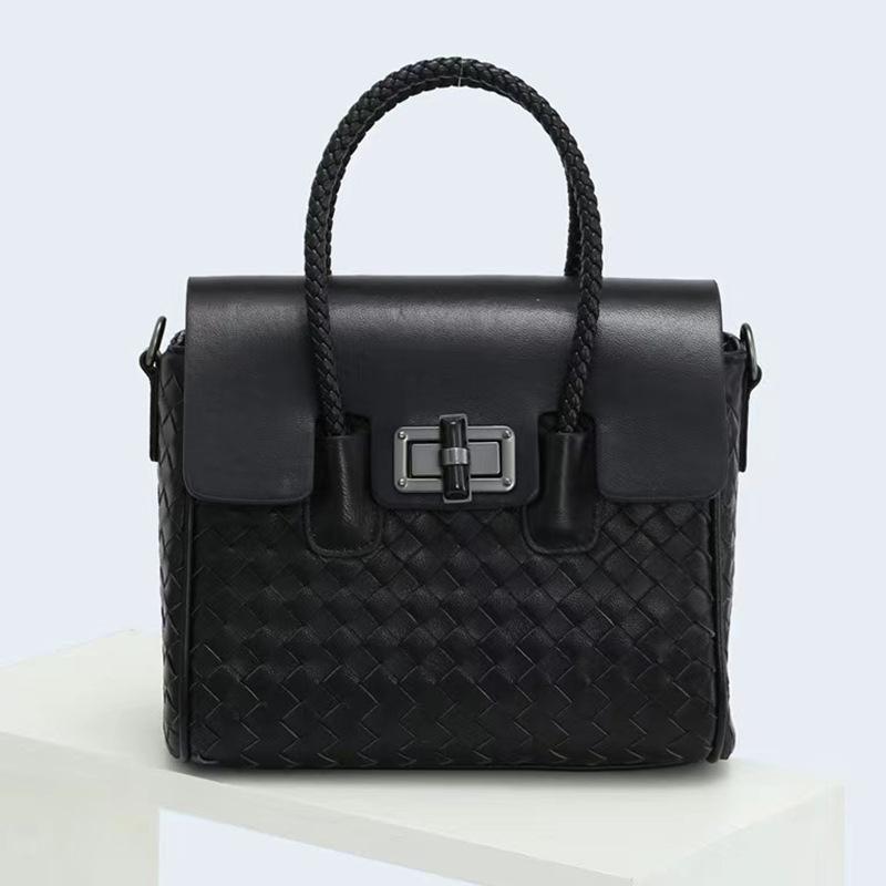 Geantă din piele de oaie 2025, nouă geantă de mână țesătă manual, cu senzație de înaltă culoare, culoare contrastantă, cu un singur umăr.