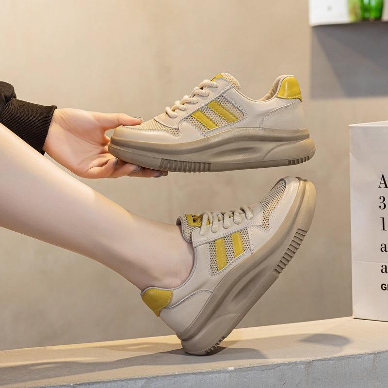 Pustende små hvite sko i mesh for kvinner, nye for vår og høst, fritidssport-boardsko med myk såle, platåsko, pappa-sko