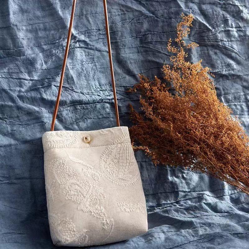 New Niche Design Embroidered Bucket Bag Women's Shoulder Messenger Bag Casual Versatile Handbag