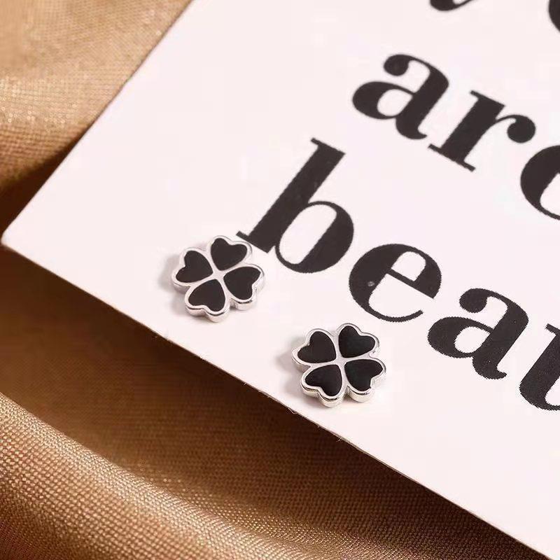 Black Four-Leaf Clover Stud Earrings For Women, Earrings Temperament Personality Simple And Versatile Earrings