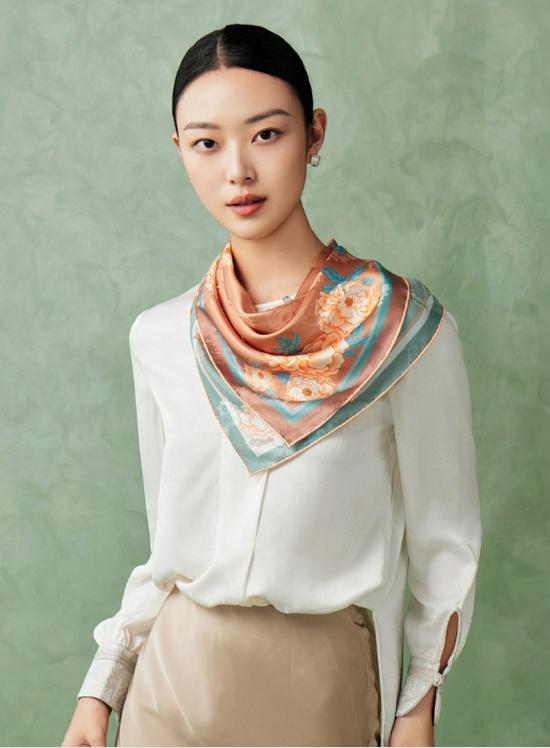 Custom Double-Sided Floral Rose Silk Scarf - 18 Momme Mulberry Silk, Luxury Festival Gift
