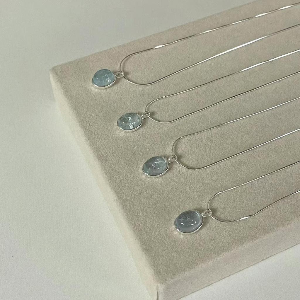 Elegante Collar con Colgante Oval de Piedra Lunar y Aguamarina - Cadena Geométrica de Clavícula de Alta Gama para Mujer