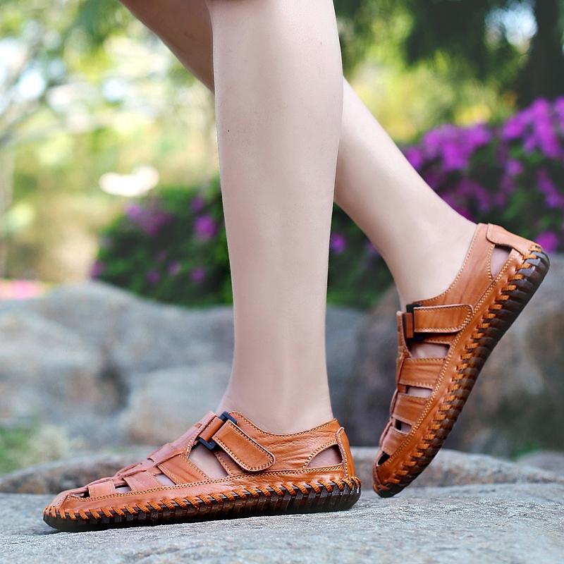 Men Breathable Sandals Outdoor Beach Slippers Leather Non-Slip Walking Shoe Summer Casual Male Loafers Summer Luxury Sandals
