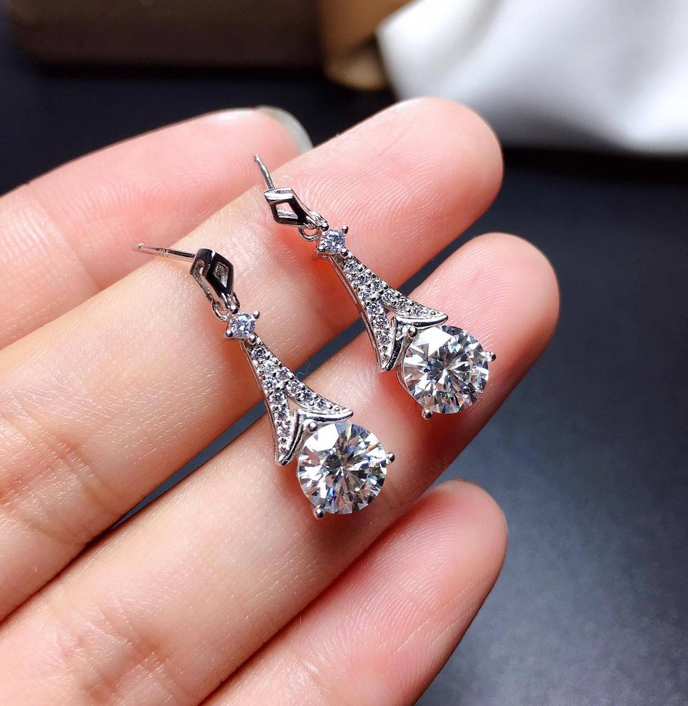 Platinový přívěsek Pt950 s jedním karátem diamantů, osmi srdci a osmi šípy Náušnice s modrozeleným moissanitem Imitace Náušnice Eiffelova věž