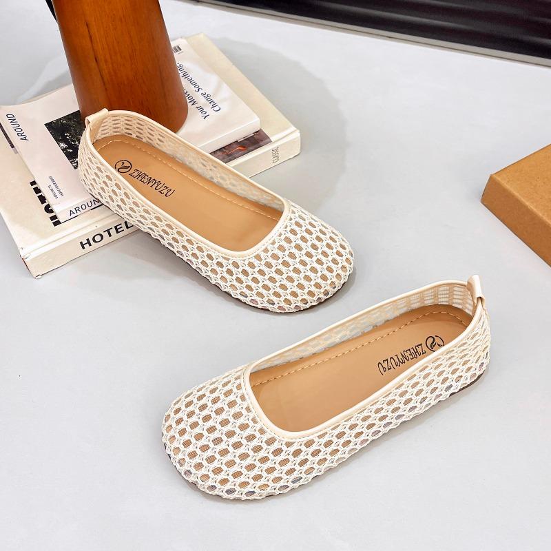 Fashion Korean-style Open-toe Sandals for Women Are Versatile, Casual, Simple, Anti-slip and Thickened Flat Shoes for Moms