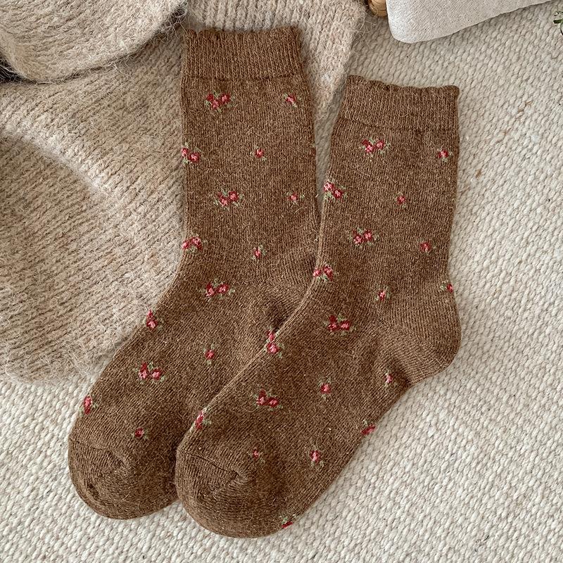 Women's Socks Winter Thicken New Retro Fashion Korean Style Warm Socks Casual Novelties Sweet Long Ladies Flower Socks Comfort
