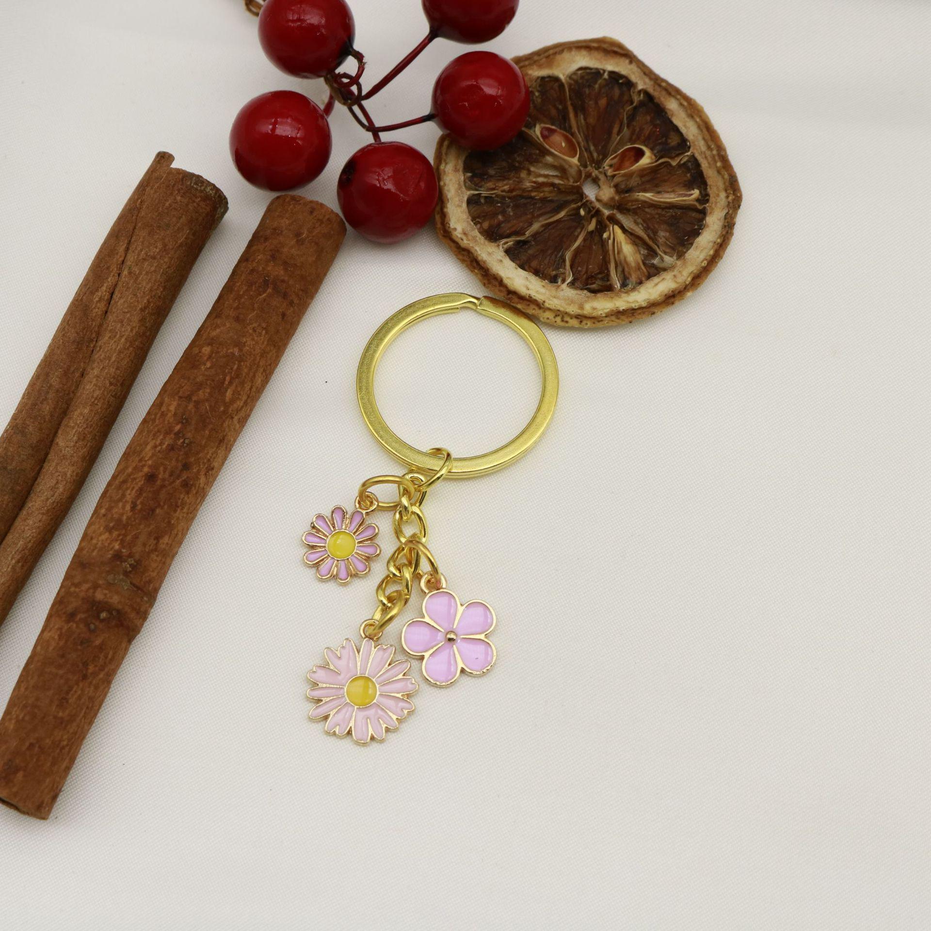 Gold Zinc Alloy Daisy Flower Enamel Keychain Pendant