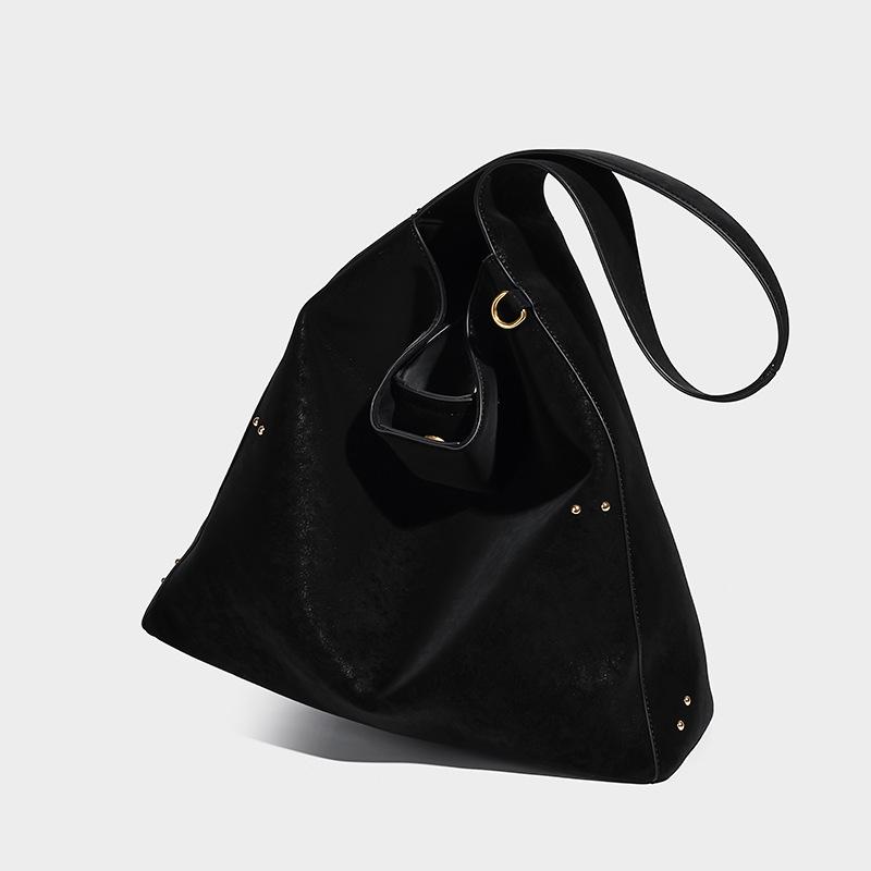 

Korean Retro Handheld Dumpling Bag - Women s 2025 Fall Trend, High-End Simple Shoulder Crossbody 34*15*32 CM