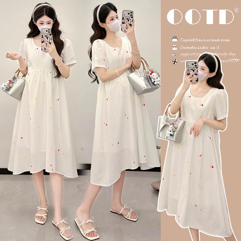 2026 Summer White Short Sleeve Maternity Wear: Simple, Loose, and Slimming Design
