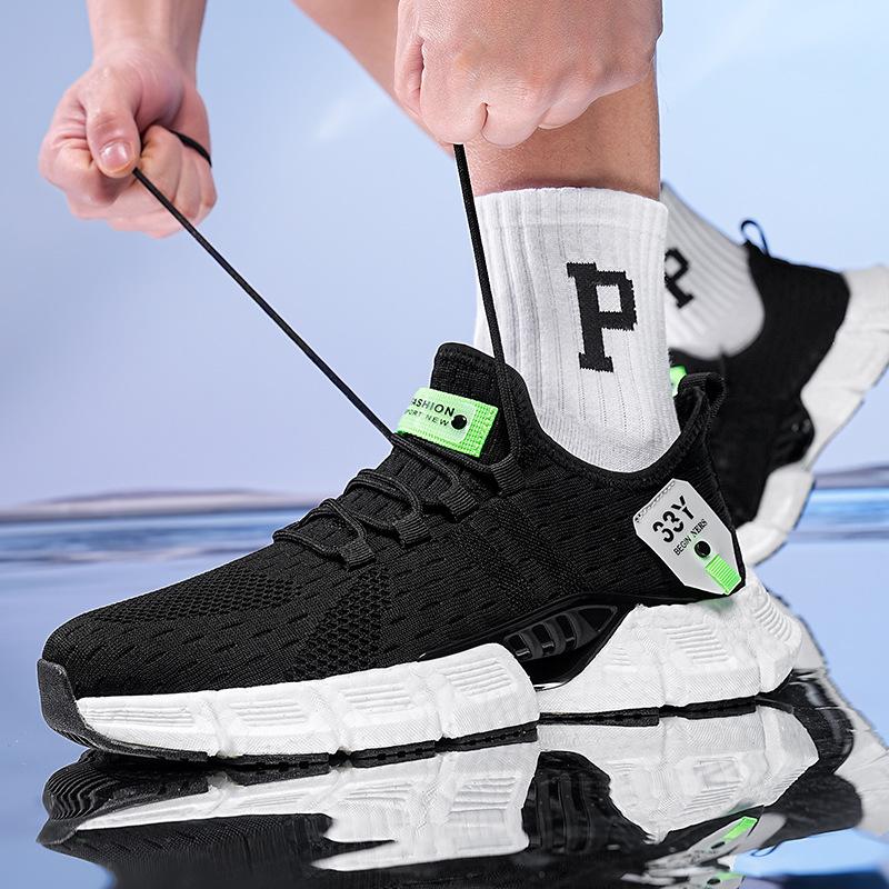 Spring and Summer New Couples Running Shoes Lightweight Sports Shoes Men's Breathable Mesh White Shoes Casual Soft Soles Youth Trendy Shoes