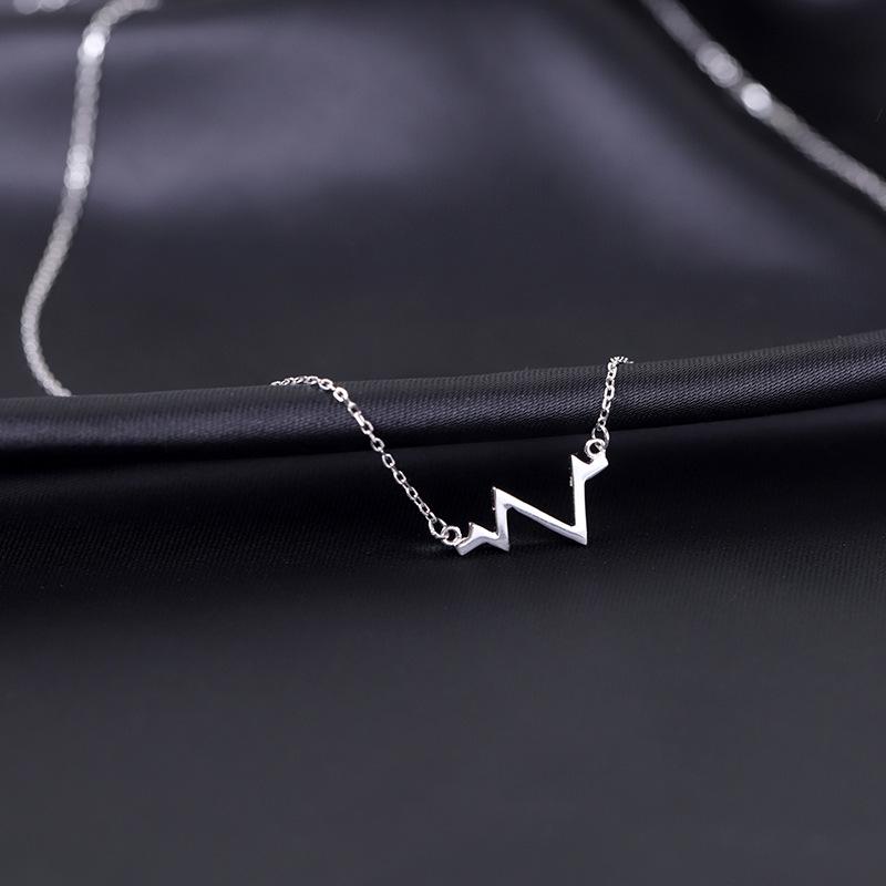 S925 Sterling Silver 'W' Initial Necklace - Luxurious Summer Collarbone Chain