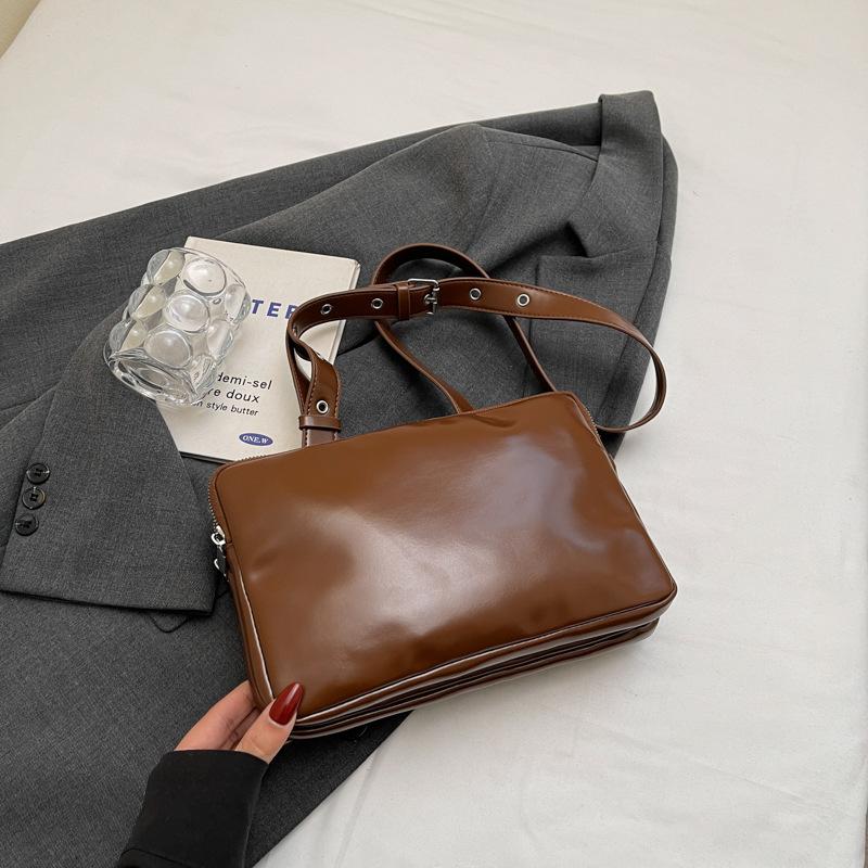 

Модная сумка повседневная сумка 2025 новая трендовая сумка через плечо текстурная маленькая квадратная сумка сумка-мессенджер женская