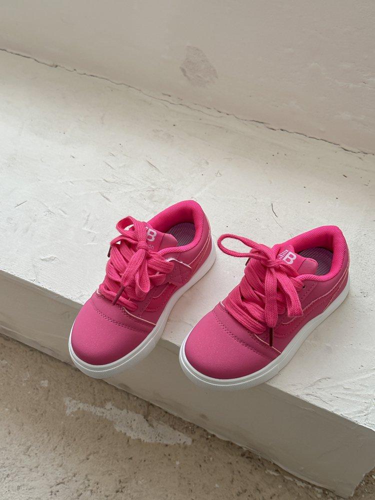 

Children s versatile board shoes spring and autumn new versatile classic boys non-slip sports shoes girls breathable casual canvas shoes 36 yards inner length 22.0CM розы красного