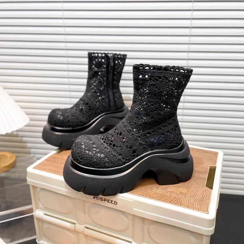 

Thick-soled lace mesh cool boots fairy fairy wind 2025 summer new hollow breathable short boots thin Martin boots 40 чёрный