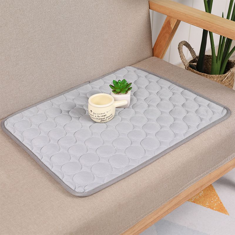 

Summer Ice Pad for Dog Dog Cool Pad Pet Sofa Ice Pad Ice Silk Pad Cat Dog Waterproof Non-Slip Mat Pet Supplies Pet Bed XS:40CM*30CM Gray