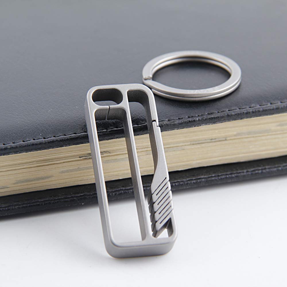 FEGVE Titanium Keychain Keychain Carabiner Belt Clip Key Tool for Home Camping Hiking Traveling Anti-Lost Multi-Function (TI032-C-10mm)