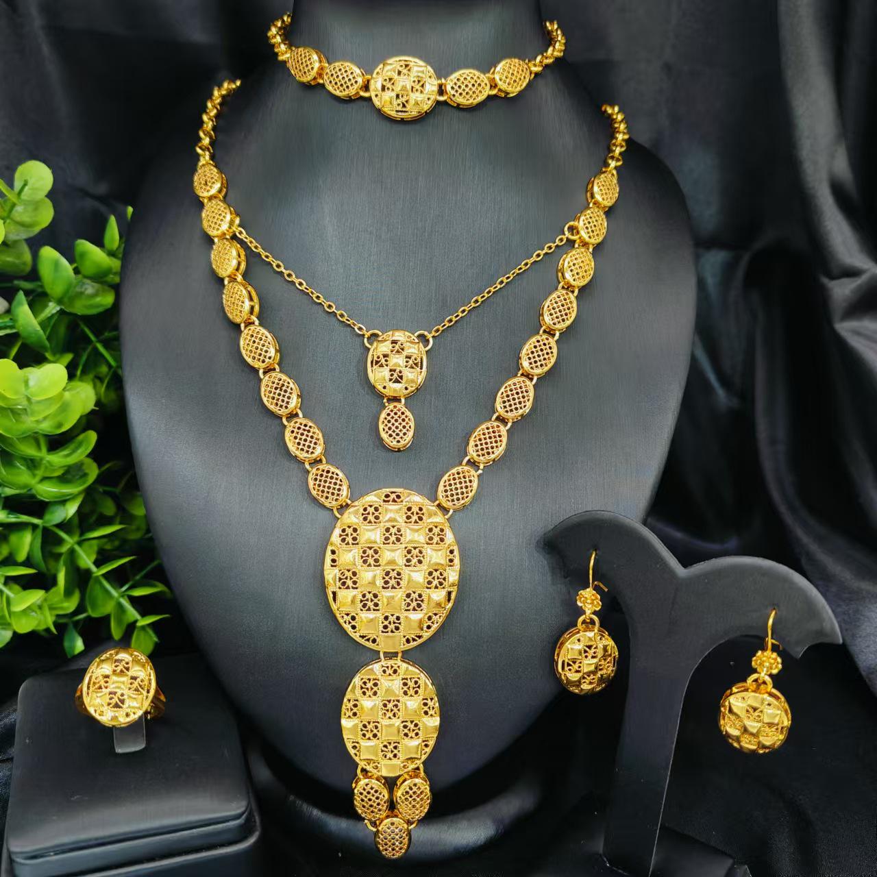 

Комплект африканских украшений Dubai Bride с позолотой 24 карата: Ожерелье, браслет, серьги и кольцо