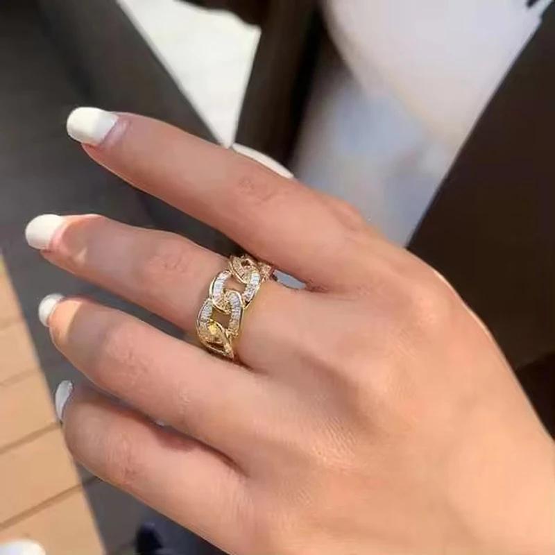 Huitan Chain Design Women Ring Gold Color Inlaid Shining Cubic Zirconia Luxury Party Wedding Accessories Fashion Noble Jewelry