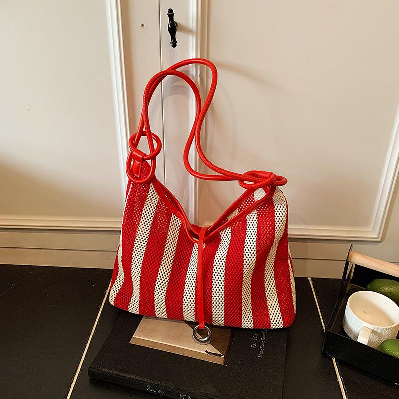 Niche hollow mesh bag bag women's new fashion versatile messenger bag shoulder underarm bag bucket bag