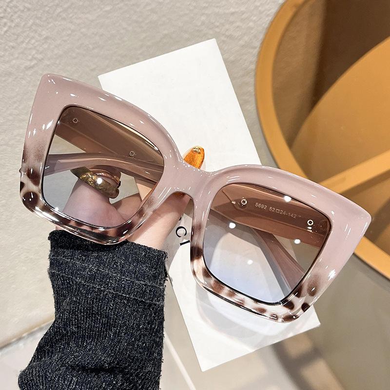 New trendy versatile sunglasses, high-end European and American simple square versatile men's and women's sunglasses
