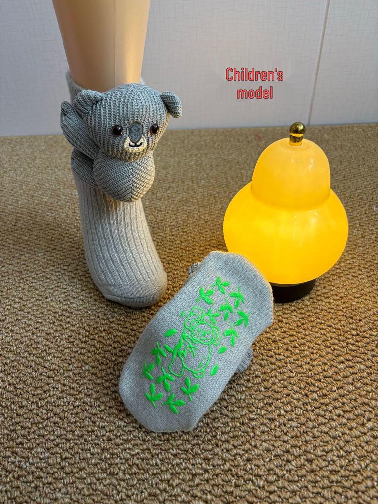 3D Cute Sloth Plush Socks - Warm Crochet Animal Floor Socks for Men & Women