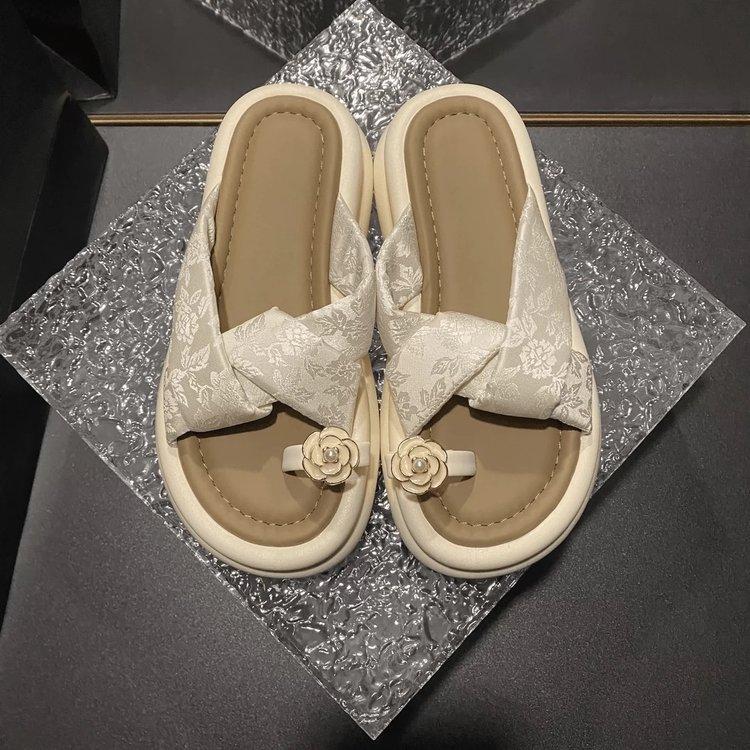 

Cool slippers female summer wear 2024 new fairy style with skirt platform beach sandals fashionable pregnant women one-word drag 40 бежевый