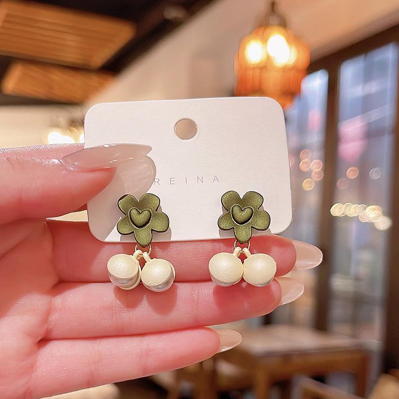 925 Silver Fresh Green Love Flower Earrings - Trendy & Versatile Summer Accessory for Women