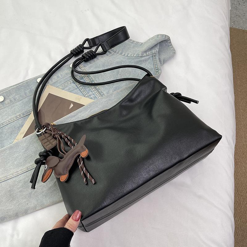 Casual Large-capacity Bag, High Appearance Level, Trendy and Fashionable Single-shoulder Armpit Bag, Commuter Tote Bag