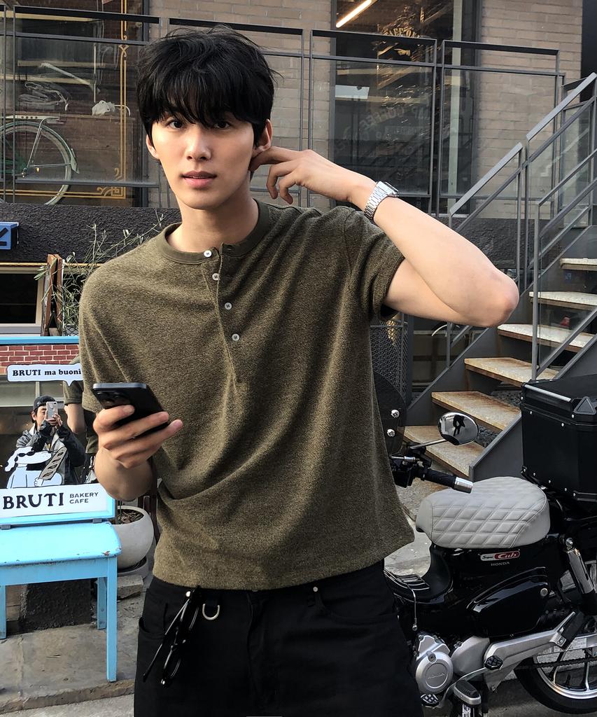 Dei [Henley Neck, Round] Semi-Crop Knit Short Sleeve T-Shirt (2 Stries) (B Type)