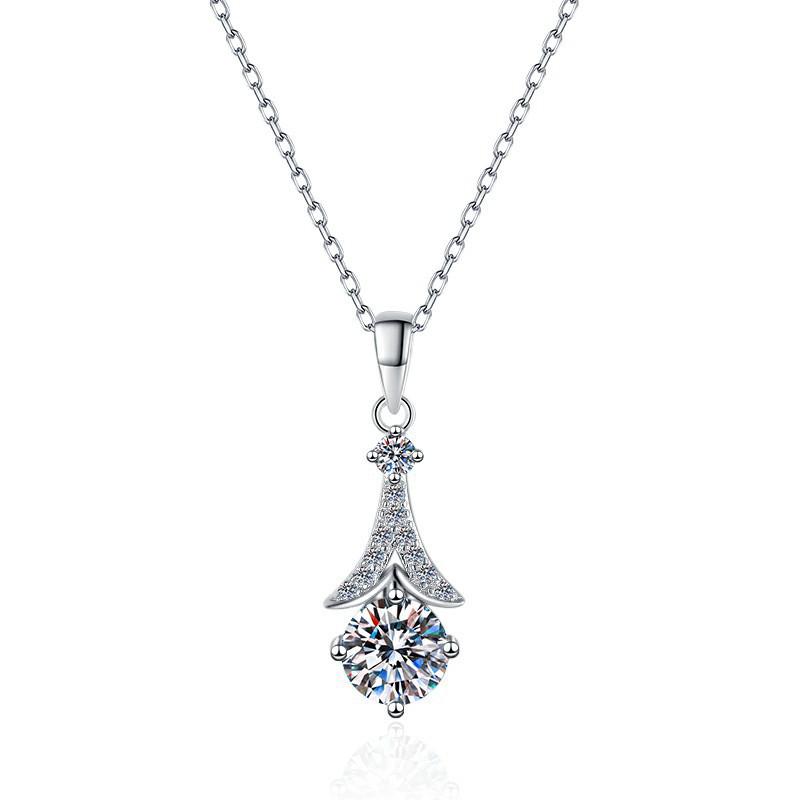 

1 Carat White Brass Gold-Plated Moissanite Pendant, Korean Style, Luxury D Color Clavicle Chain Gold