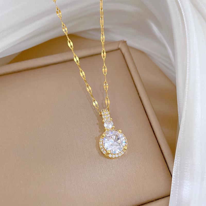 Light Luxury Full Diamond Micro-Inlaid Zircon Shining Temperament Super Fairy Necklace Copper Electroplated Real Gold Pendant