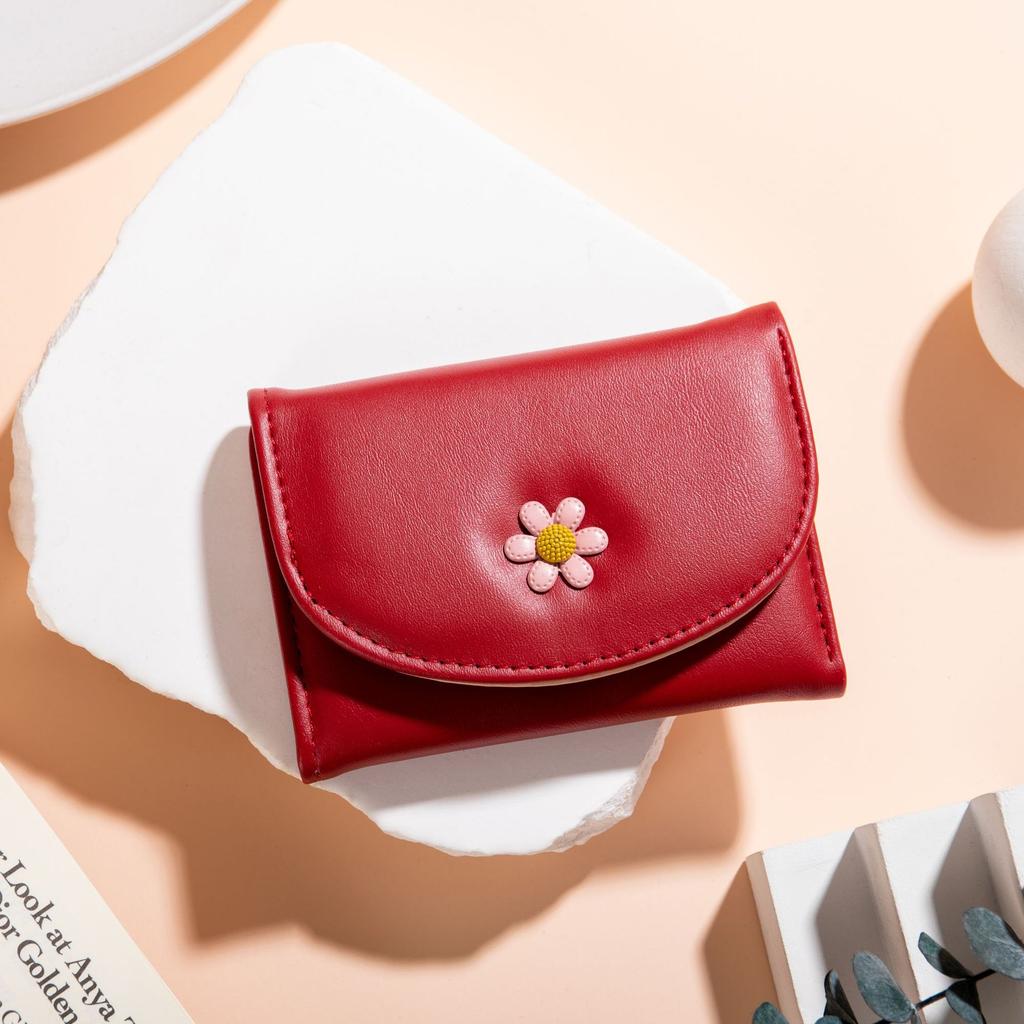 Women PU Leather Trifold Wallet Cute Daisy Short Purse Large Capacity Card Holder Coin Pocket ID Window Cash Wallet for Girls