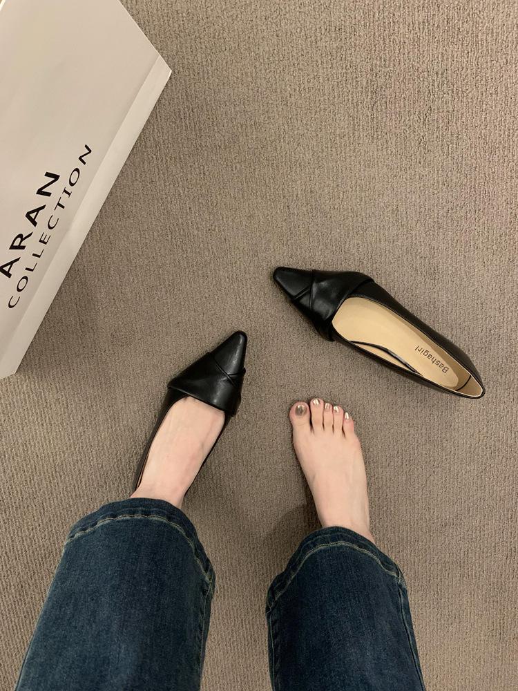French niche retro pointed head evening wind gentle shoes with skirt temperament fairy style low heel commuting grandma single shoes woman
