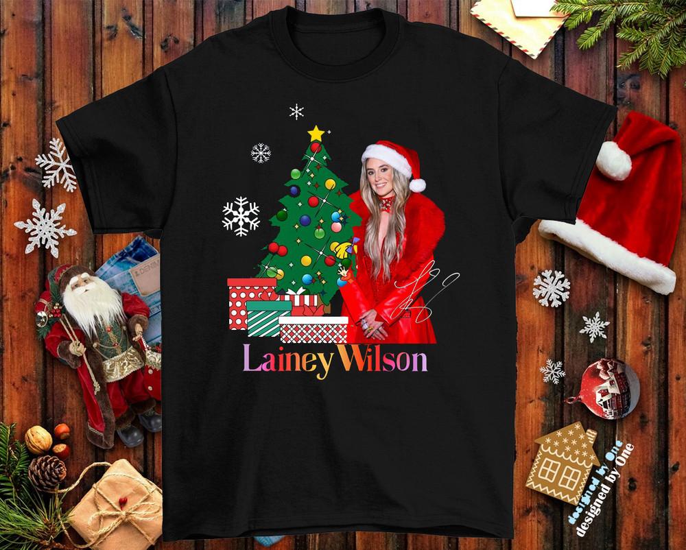 

SIGNATURE Lainey Wilson Merry Christmas T Shirt Holiday Gifl For Fan Unisex T-Shirt S