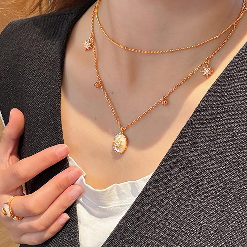 Retro Art Deco Gold Plated Necklace For Ladies With Geometric Shape And Classic Style