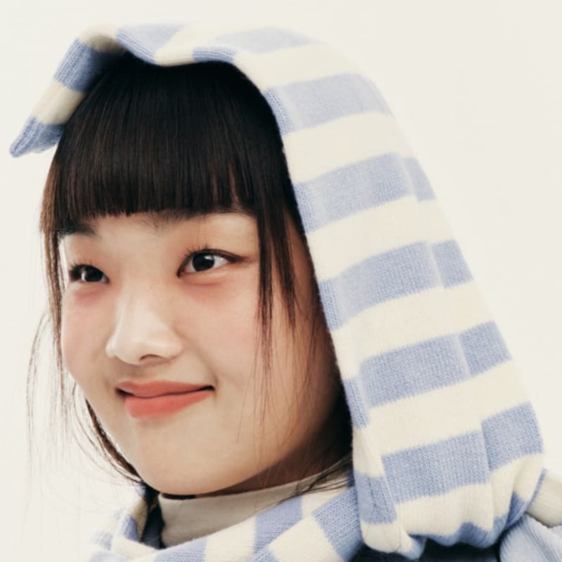 AVAM HOME [EXCLUSIVE] A logo stripe knit muffler - IVORY