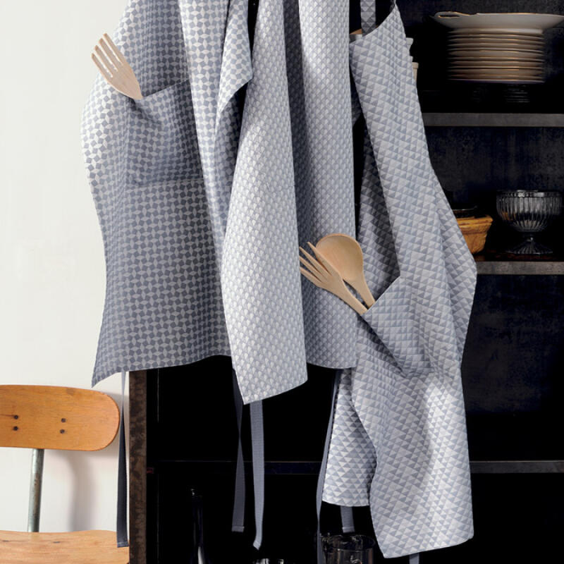 Reflection Apron Reflection