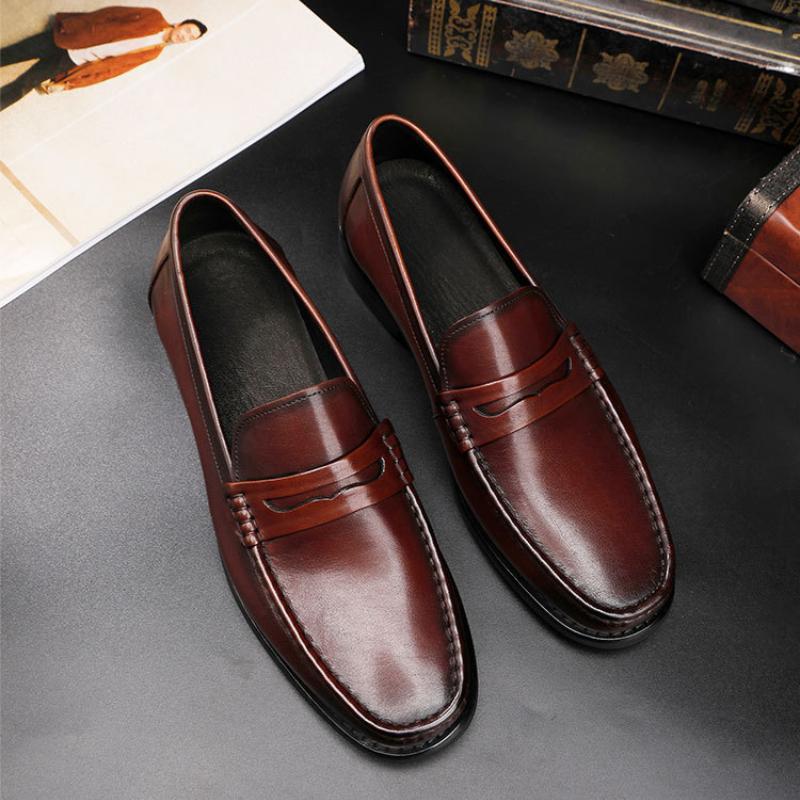 Vintage Top Layer  Leather Slip  Loafers Breathable Moccasins Driving Design Casual Cowhide Shoes for Men