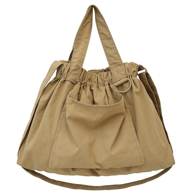 

Женская сумка через плечо Commuter хаки