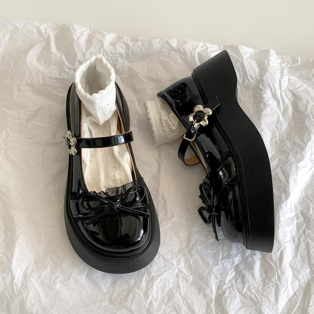 Weiße französische Retro-Plateau-Kleinlederschuhe Damen 2025 neue Sommerrock JK flache Mary Jane Einzelschuhe