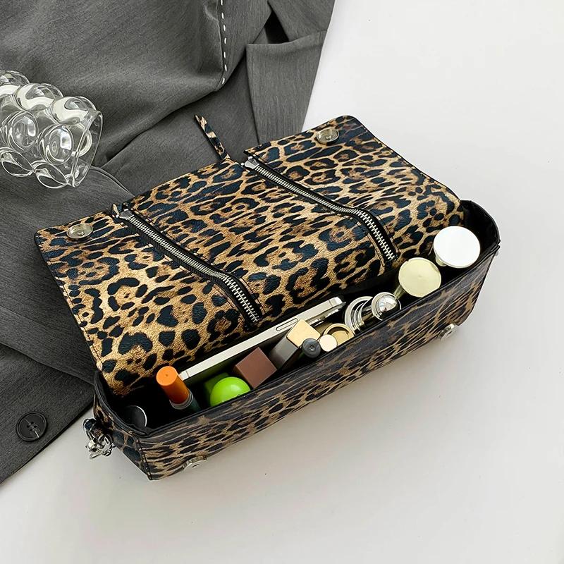 Leather PU shoulder bag with chains for women  shoulder bag  clutch bags  leopard print  crossbody bag  feminine fashion  designer bag