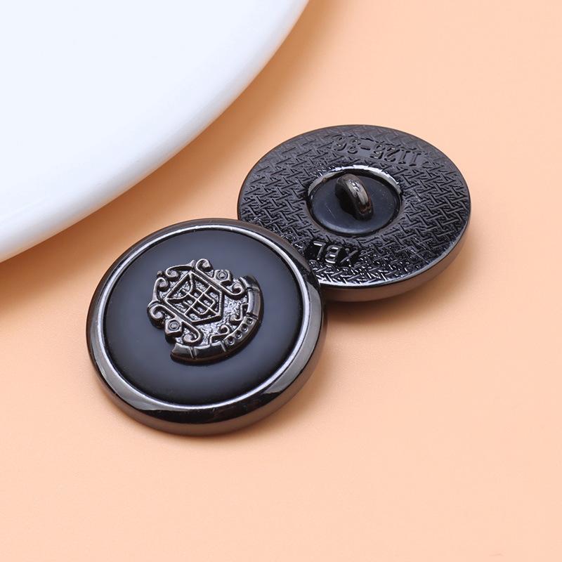 

Пальто Металлические Пуговицы Круглые Черные Универсальные Одежды Ветровка Куртка Украшения Высококачественные Пуговицы Аксессуары Свитер Пуговицы 1 #gun black * 40L = 25.0 MM * round