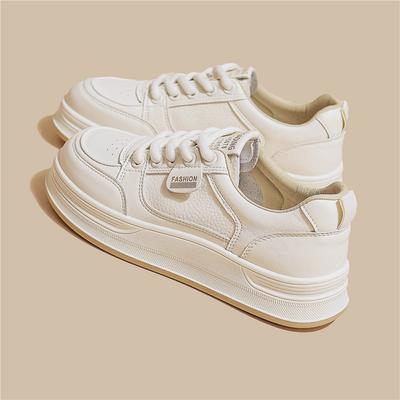 Petites chaussures blanches filles polyvalentes printemps et automne semelles plates épaisses été nouveau design sens explosion chaussures de sport décontractées