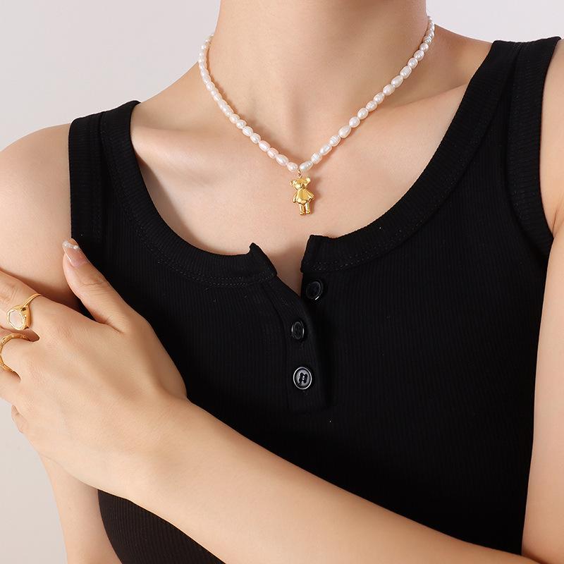 

Korean Fashion Cold Wind Baroque Natural Freshwater Pearl Necklace Women S Titanium Steel Gold-Plated Bear Pendant Collarbone Chain