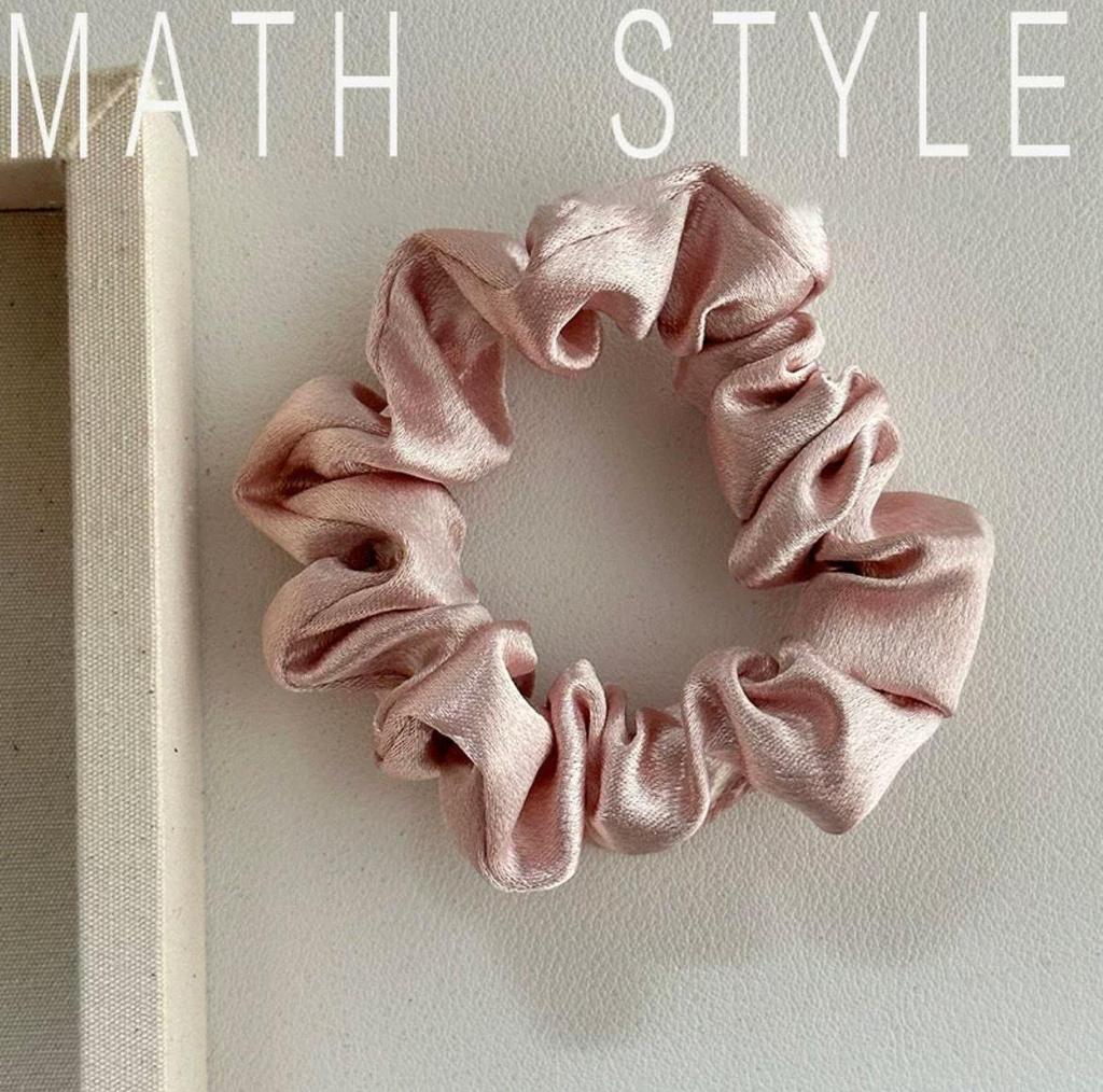 Satin Elastic Hair Band: Simple, Elegant, High-Elasticity Hair Accessory for All Seasons.