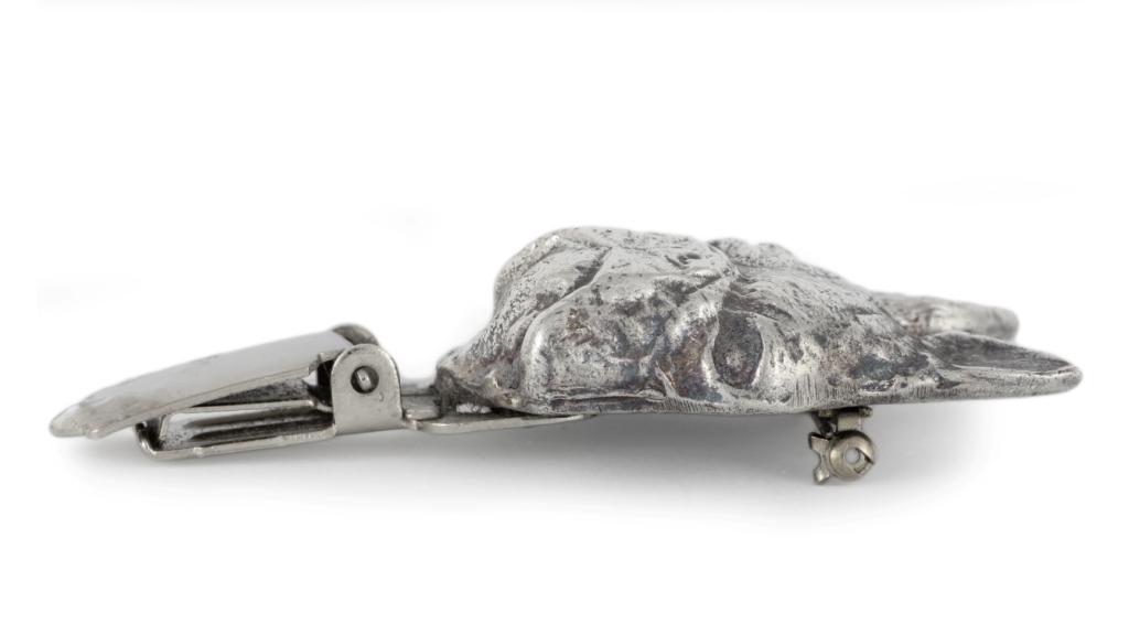 Boston Terrier, American Gentleman – Brooch with a clip, holder for a start number – Design 01 | Art-Dog