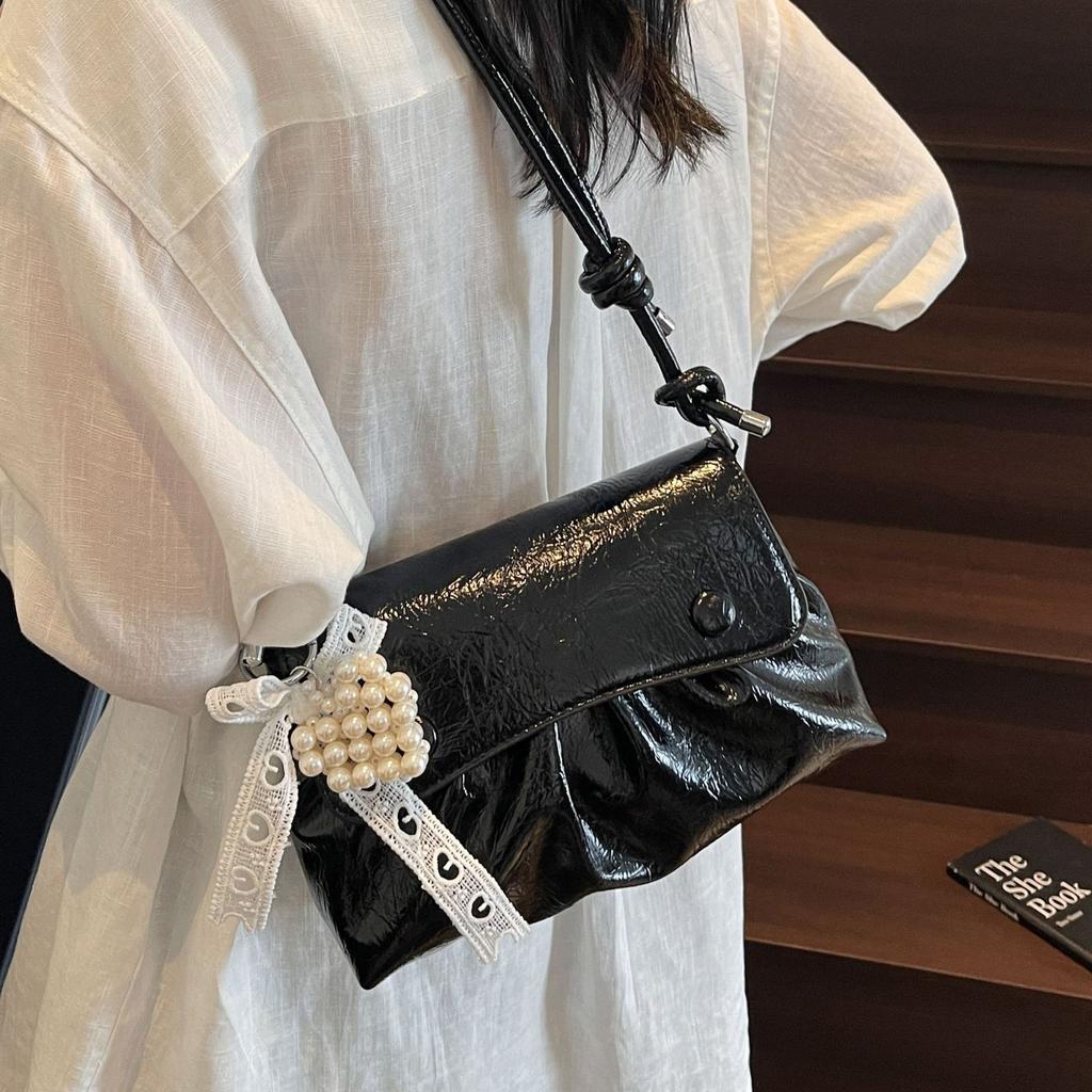 Folded cloud bag women's 2025 new versatile foreign style small square bag trendy fashion high sense messenger bag